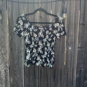 American Eagle Floral Off the Shoulder top Floral Black and Green size XS